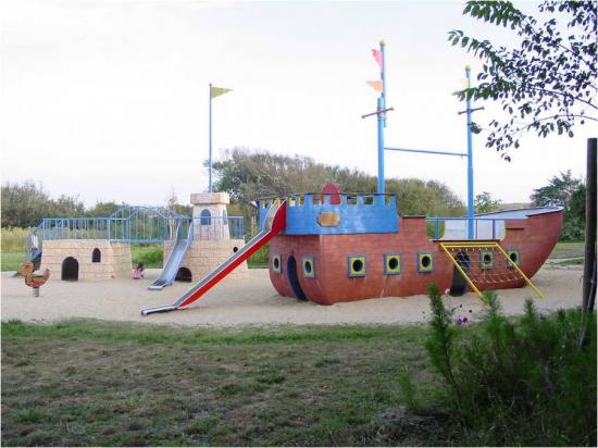 Parc Aménagé pour Jeux d'Enfants.